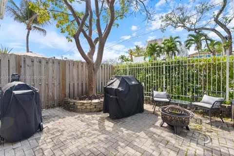 $539,000 | 835 Northeast 19th Avenue, Unit 2, Fort Lauderdale, FL 33304