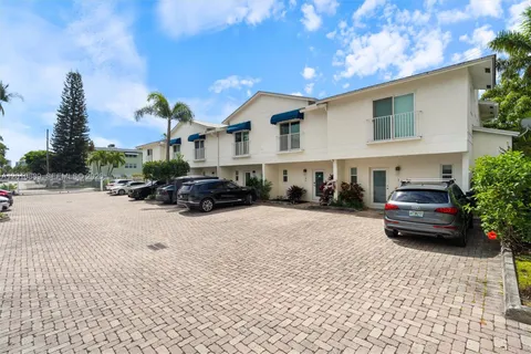$539,000 | 835 Northeast 19th Avenue, Unit 2, Fort Lauderdale, FL 33304