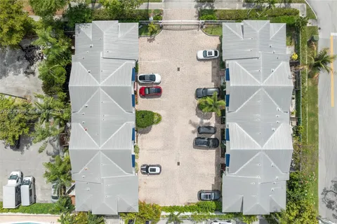 $539,000 | 835 Northeast 19th Avenue, Unit 2, Fort Lauderdale, FL 33304