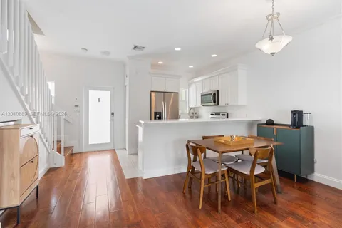 $539,000 | 835 Northeast 19th Avenue, Unit 2, Fort Lauderdale, FL 33304