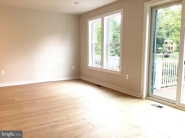 $5,250 | 10590 Red Oak Street, Fairfax, VA 22030