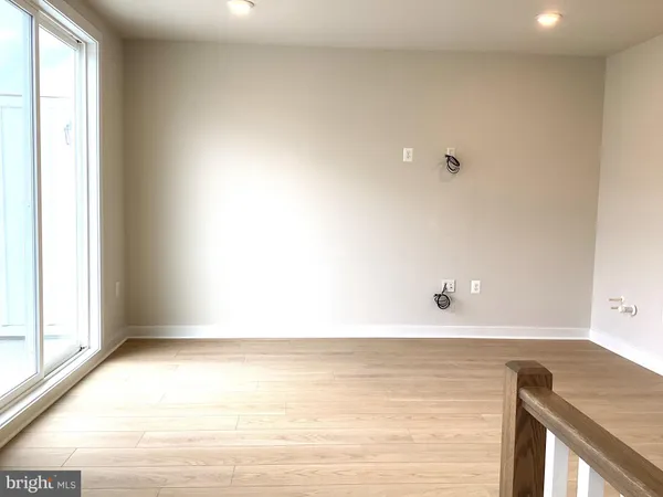 $5,250 | 10590 Red Oak Street, Fairfax, VA 22030