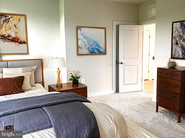 $5,250 | 10590 Red Oak Street, Fairfax, VA 22030