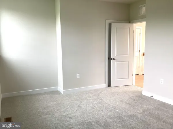 $5,250 | 10590 Red Oak Street, Fairfax, VA 22030