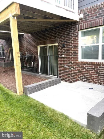 $5,250 | 10590 Red Oak Street, Fairfax, VA 22030