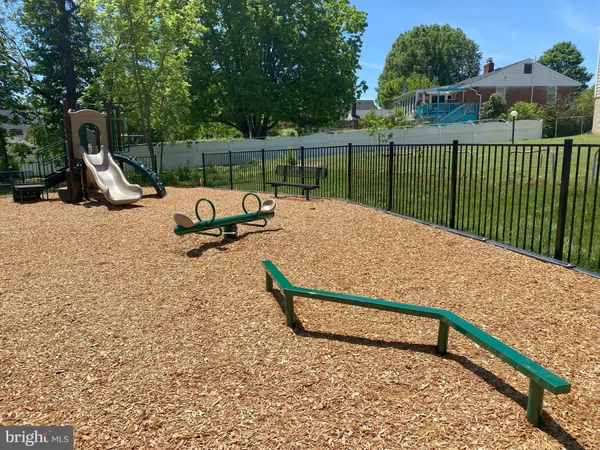 $5,250 | 10590 Red Oak Street, Fairfax, VA 22030