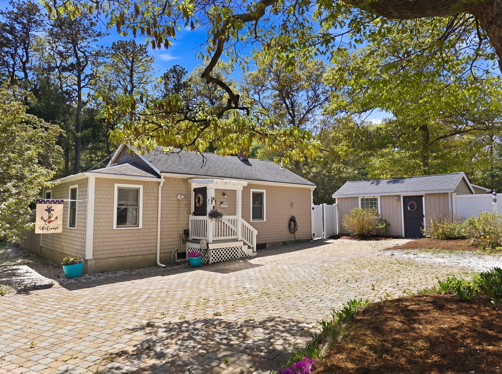 83 Valley Road Plymouth, MA 02360 - Photo 3 of 41