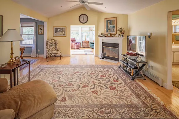 $534,900 | 6 Roysann Way, Durham, NH 03824