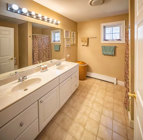 $534,900 | 6 Roysann Way, Durham, NH 03824