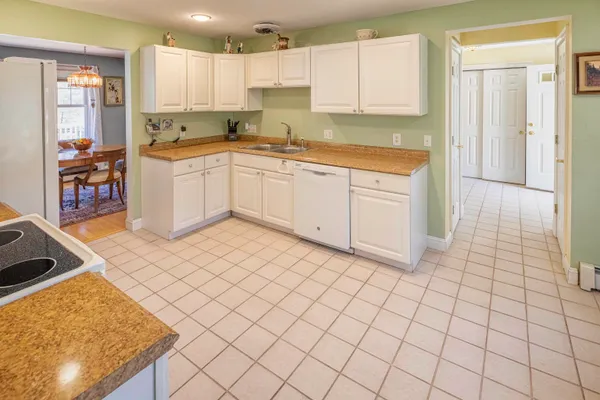 $534,900 | 6 Roysann Way, Durham, NH 03824