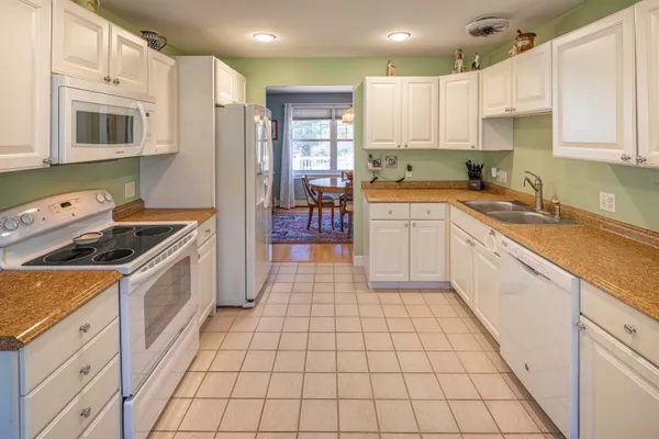 $534,900 | 6 Roysann Way, Durham, NH 03824
