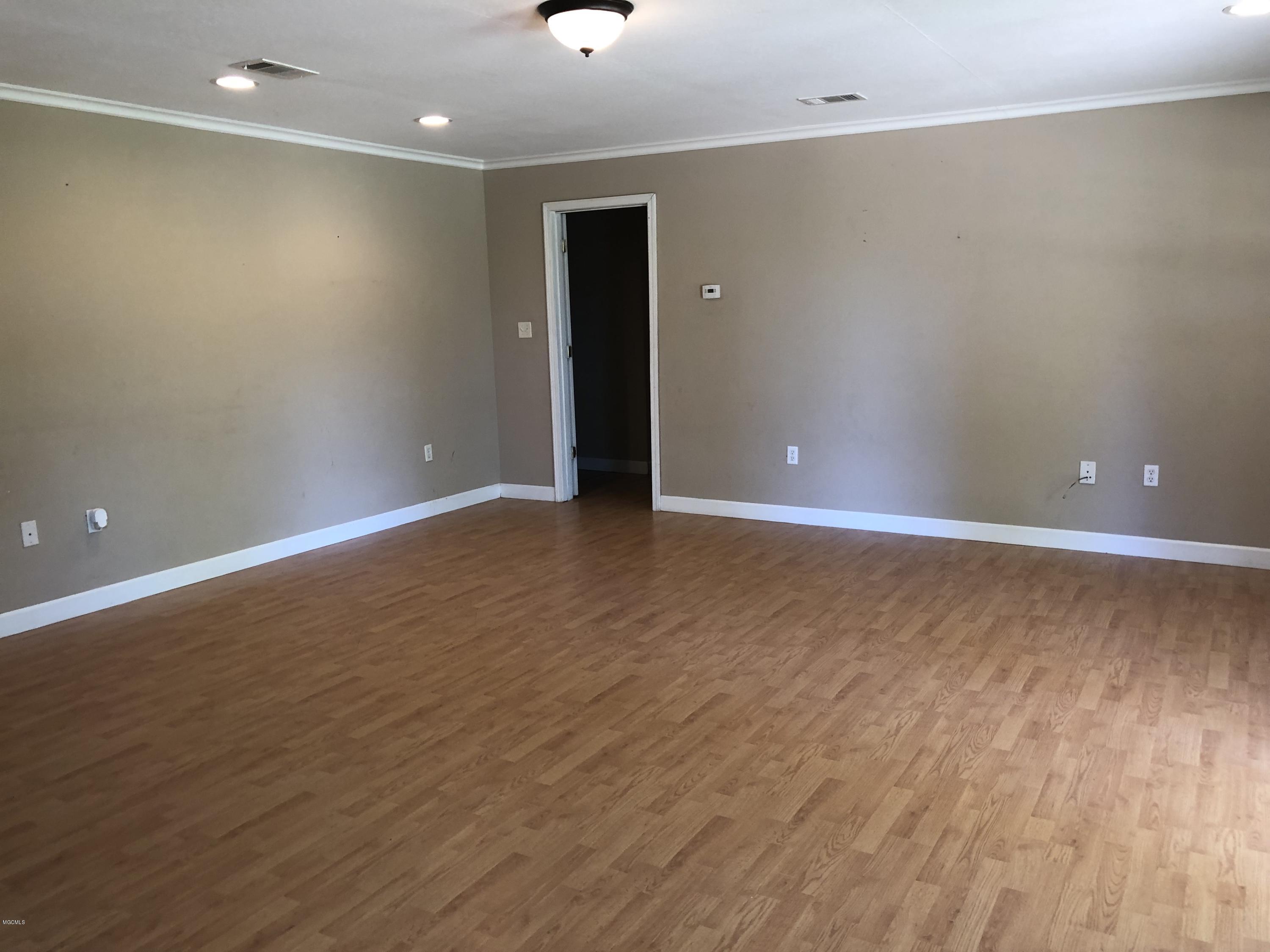 238 Phillip Clark Road State Line, MS 39362 - Photo 3 of 20 Living Room