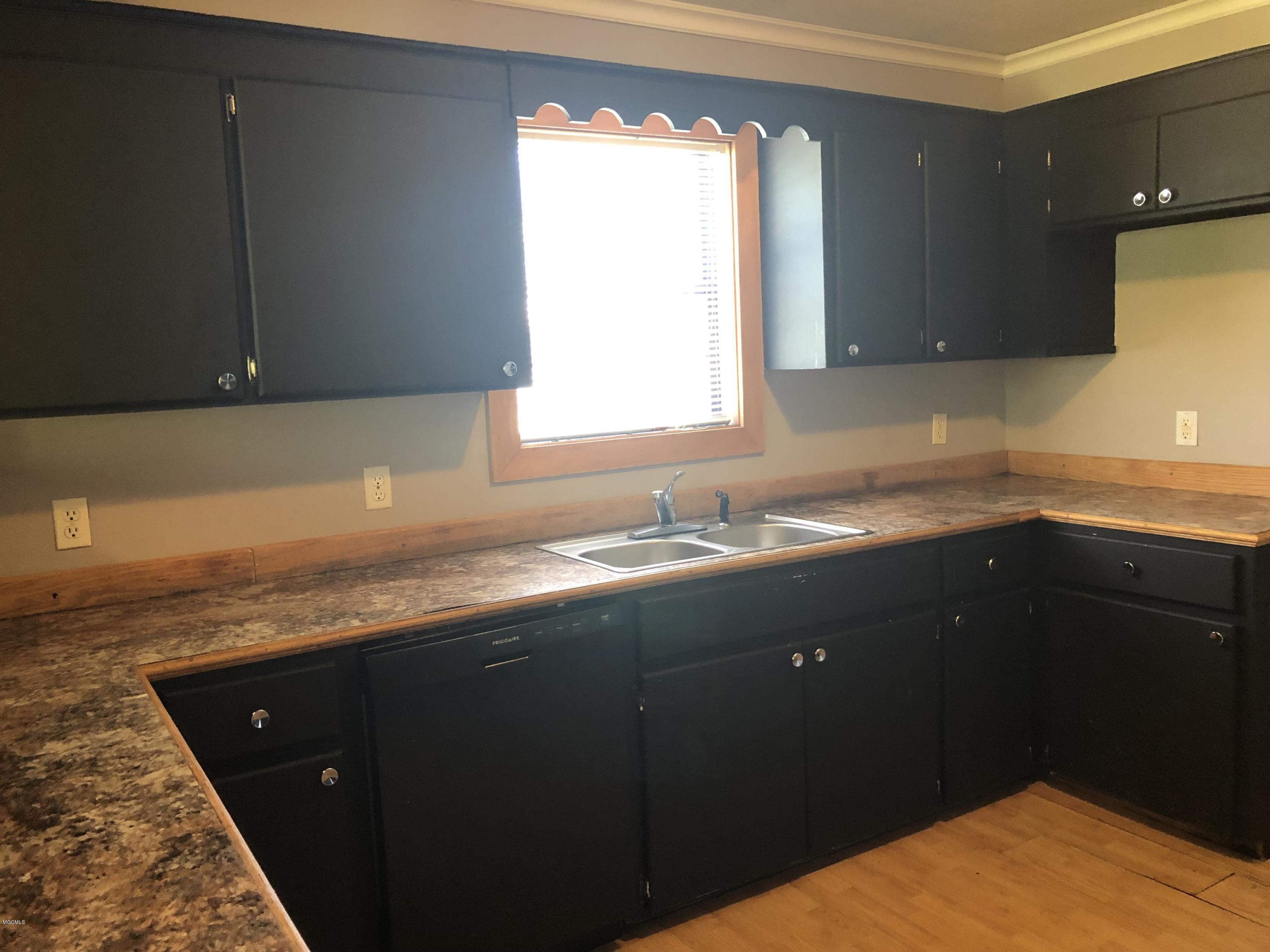 238 Phillip Clark Road State Line, MS 39362 - Photo 6 of 20 Kitchen