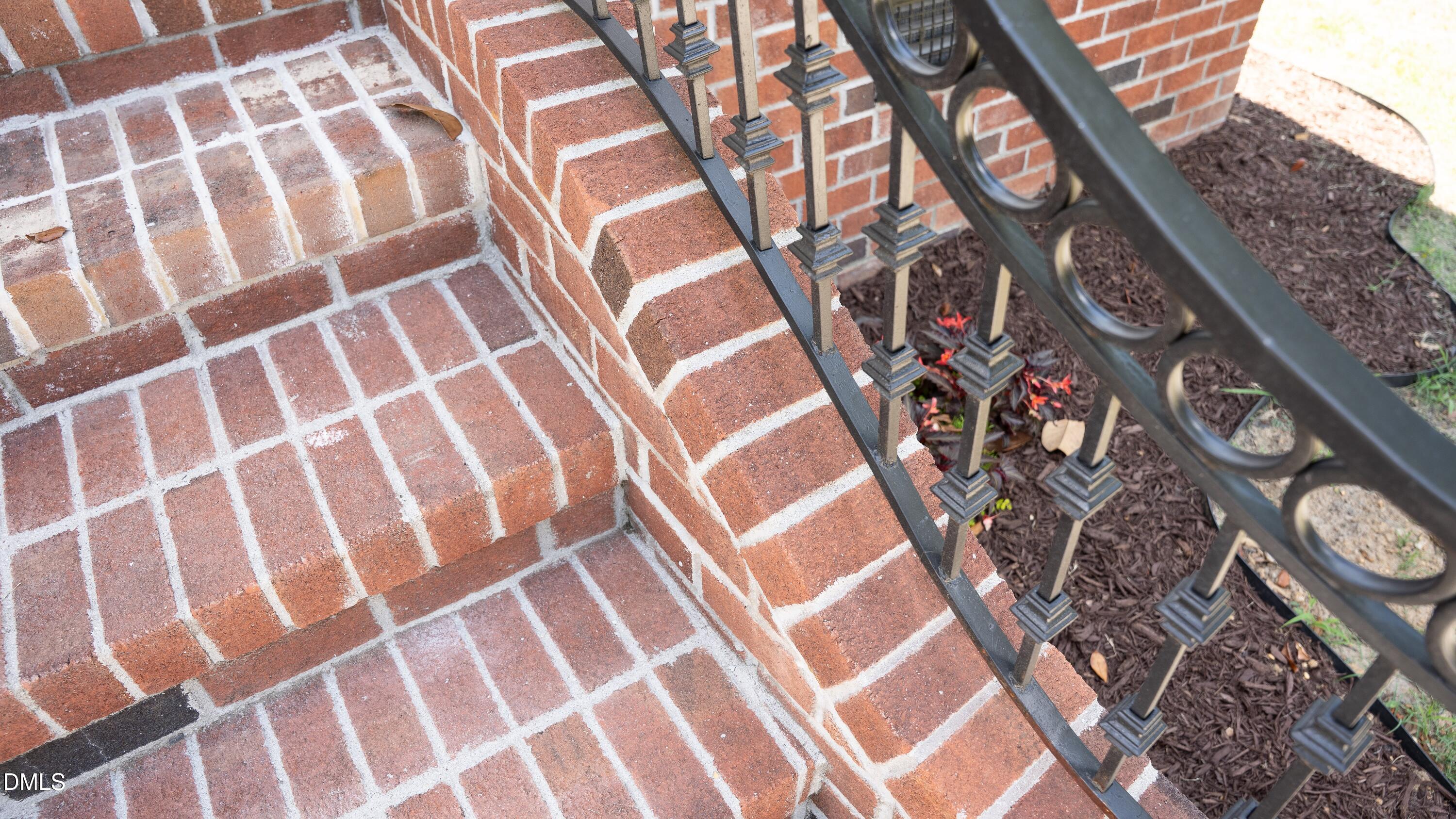730 NW Boulevard Clinton, NC 28328 - Photo 9 of 68 It's all in the details!
