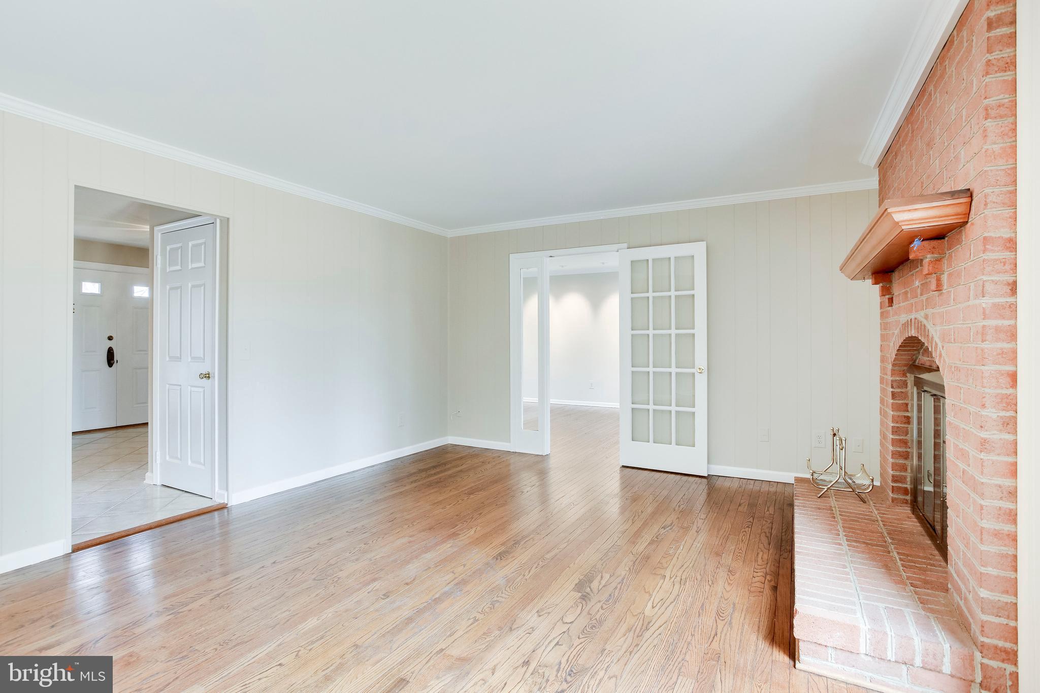 122 Hamilton Road Sterling, VA 20165 - Photo 12 of 37 Family room next to large living room