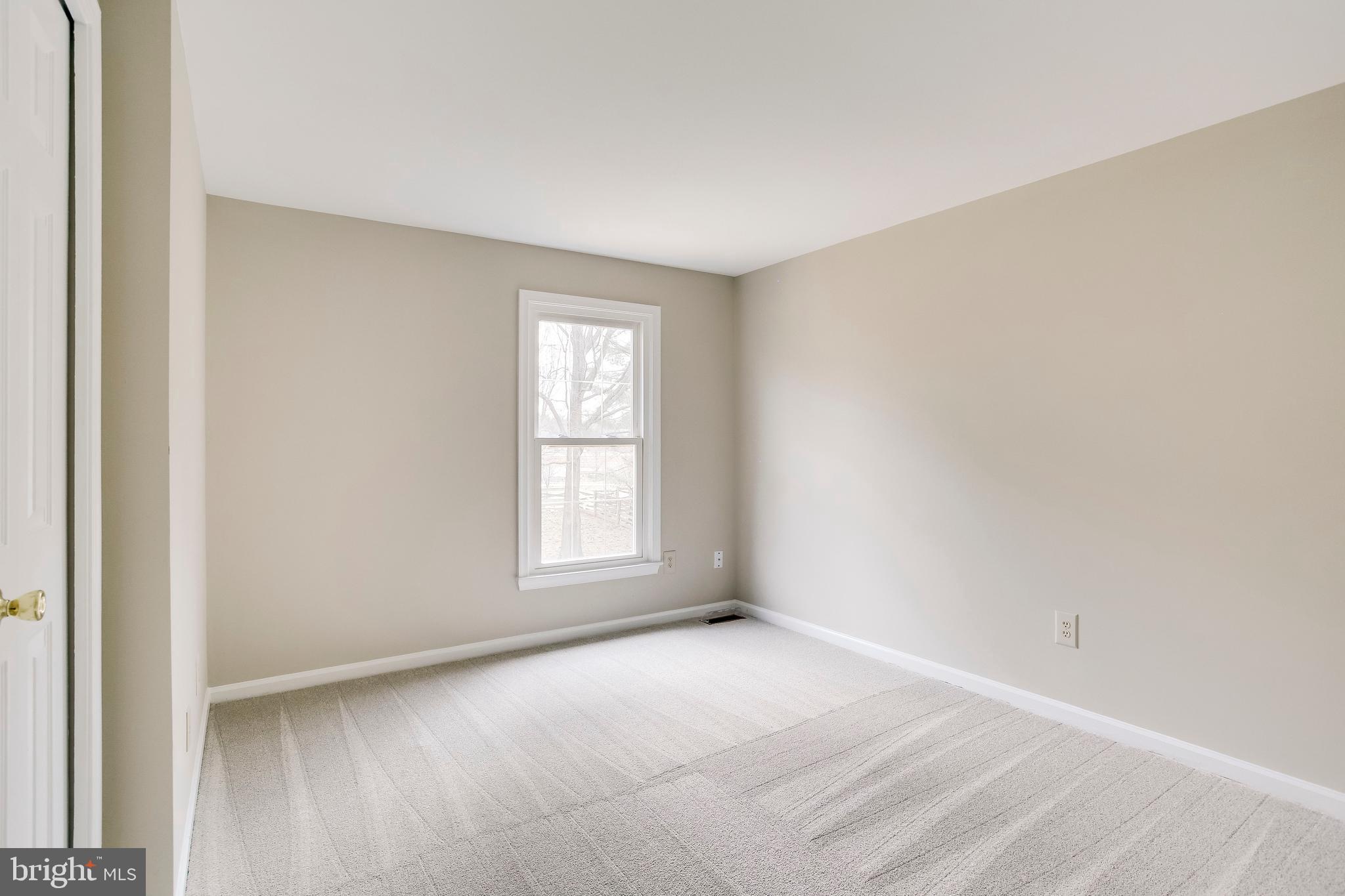 122 Hamilton Road Sterling, VA 20165 - Photo 22 of 37 Bedroom #3