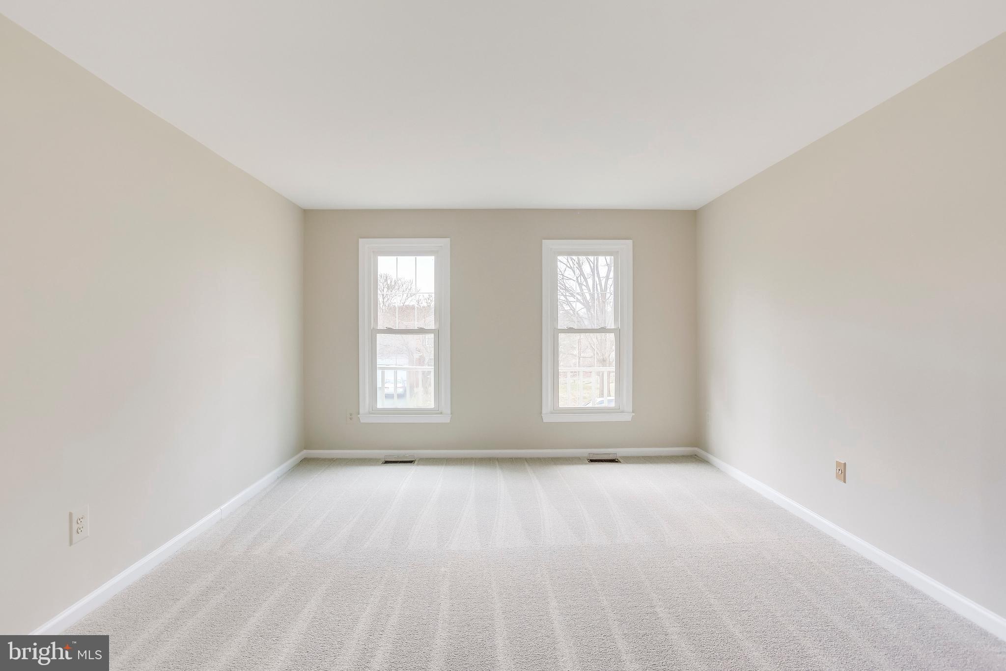 122 Hamilton Road Sterling, VA 20165 - Photo 25 of 37 Master bedroom