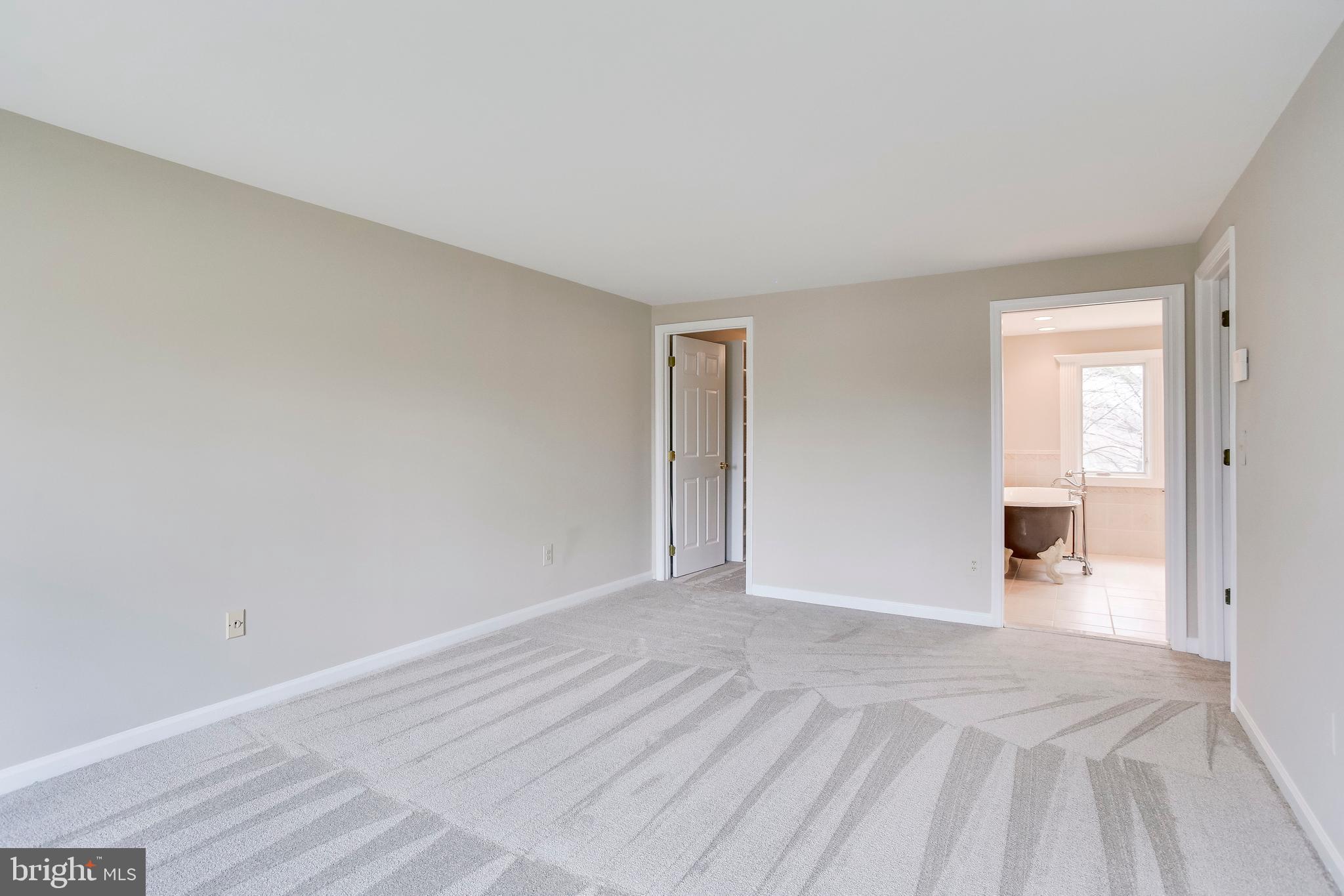 122 Hamilton Road Sterling, VA 20165 - Photo 29 of 37 Master bedroom