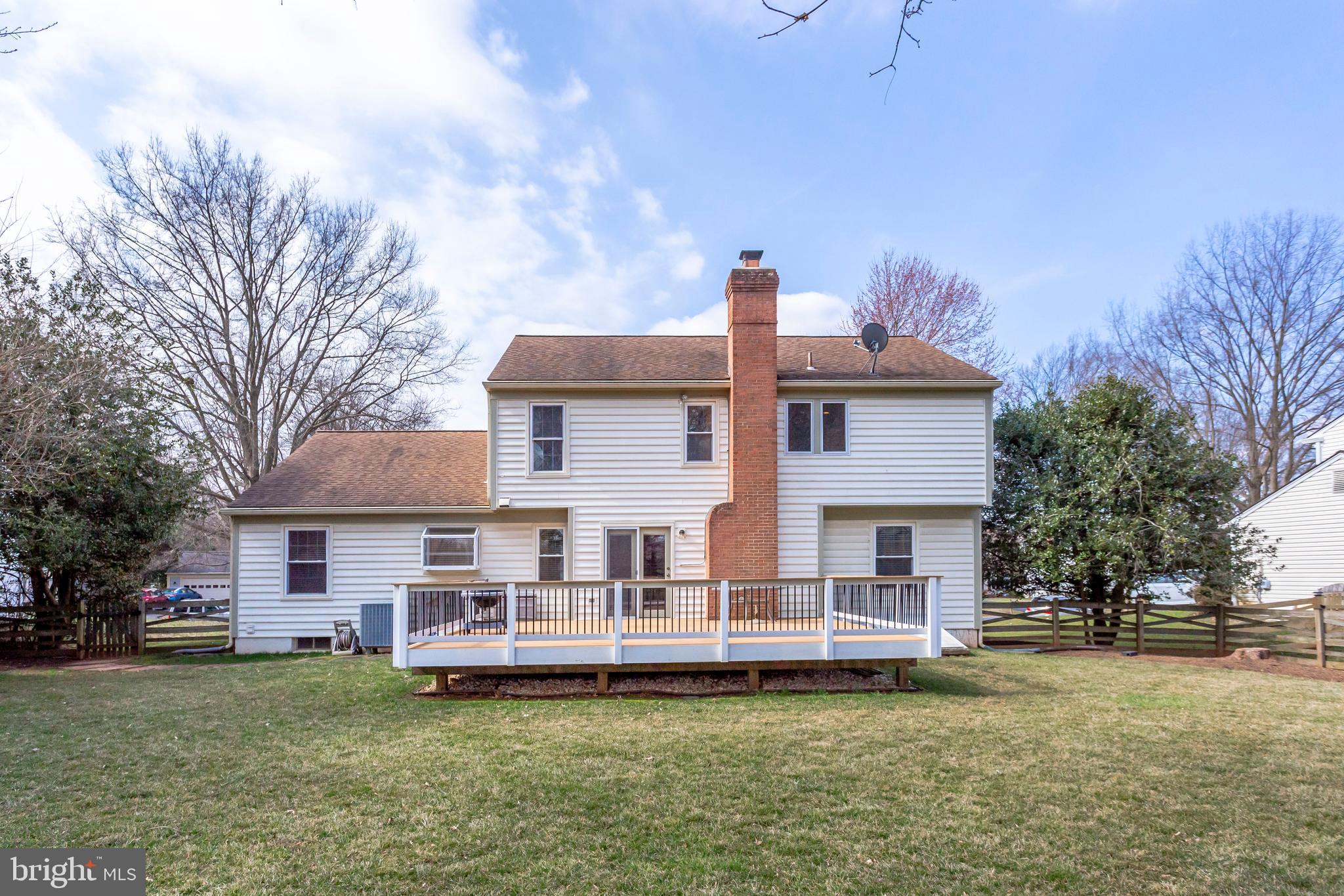 122 Hamilton Road Sterling, VA 20165 - Photo 37 of 37 Rear of home - mature trees