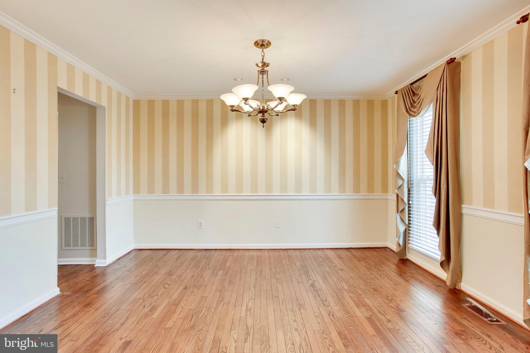 122 Hamilton Road Sterling, VA 20165 - Photo 5 of 37 Formal dining room