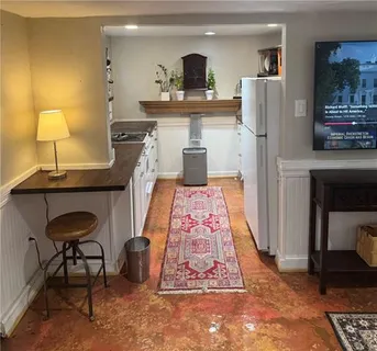 $1,500 | 7028 Magazine Street, Unit B, New Orleans, LA 70118