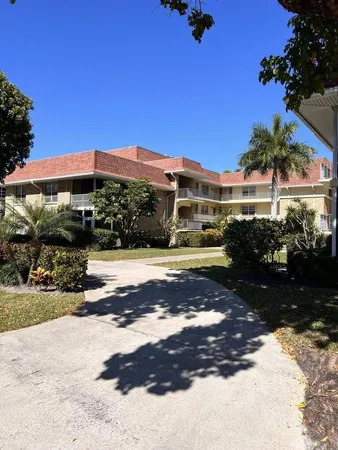 $2,500 | 5580 Tamberlane Circle, Unit 235, Palm Beach Gardens, FL 33418