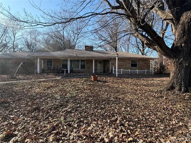 $257,000 | 38 Lakeview Acres Road, Collinsville, IL 62234