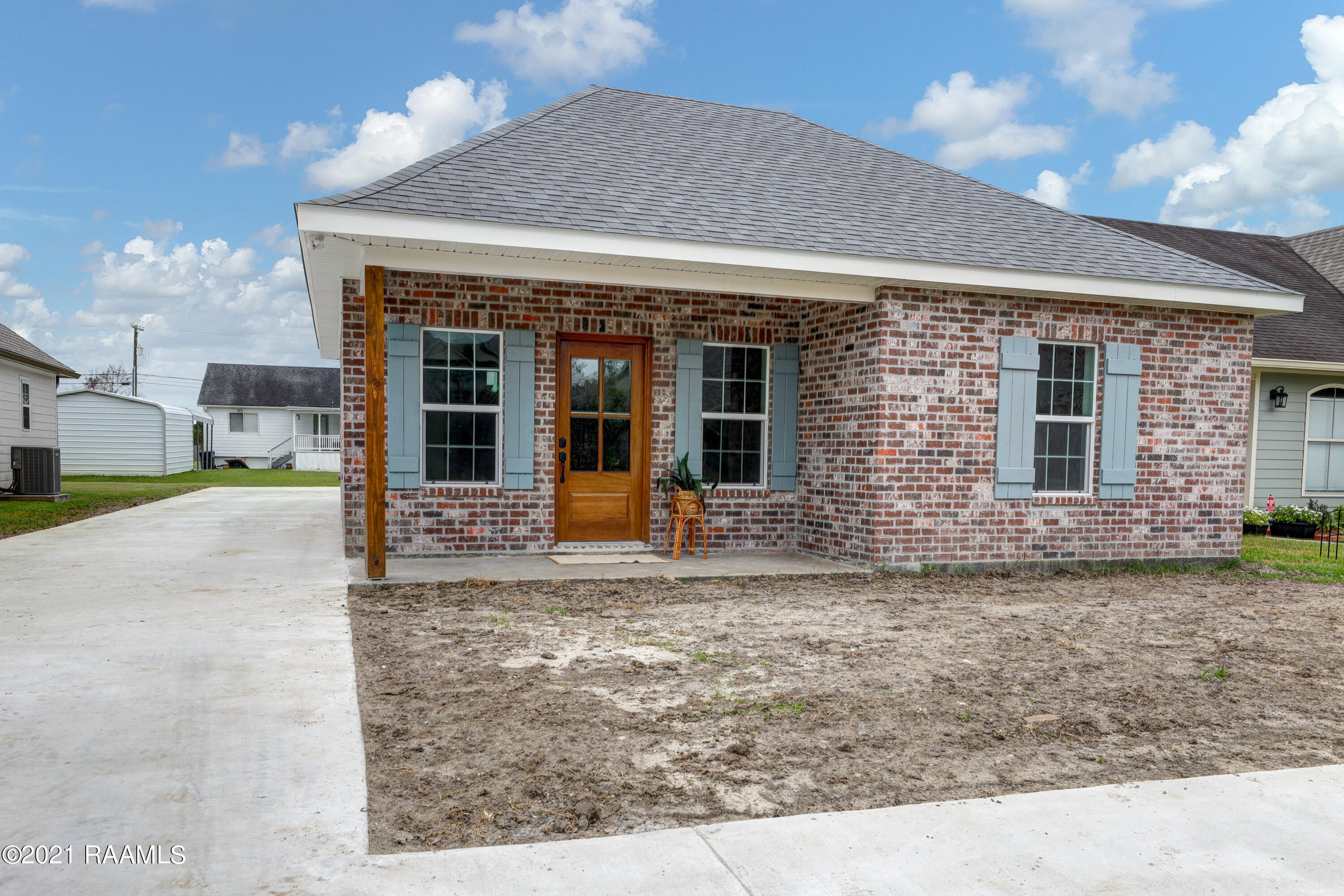 910 Russo Road New Iberia, LA 70563 - Photo 2 of 22 Gallery Image 2