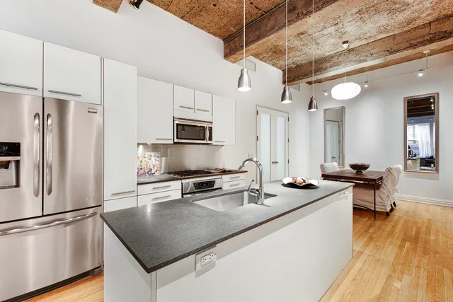 $895,000 | 419 West 55th Street, Unit 2D | Hell's Kitchen