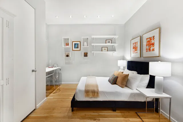 $895,000 | 419 West 55th Street, Unit 2D | Hell's Kitchen