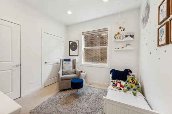 $5,000 | 4612 West Addison Street, Chicago, IL 60641