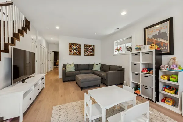 $5,000 | 4612 West Addison Street, Chicago, IL 60641