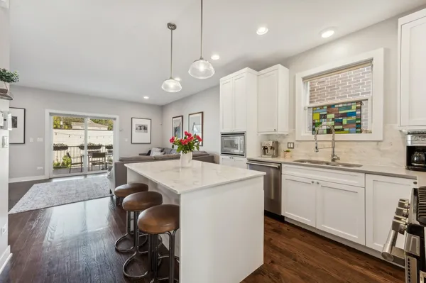 $5,000 | 4612 West Addison Street, Chicago, IL 60641