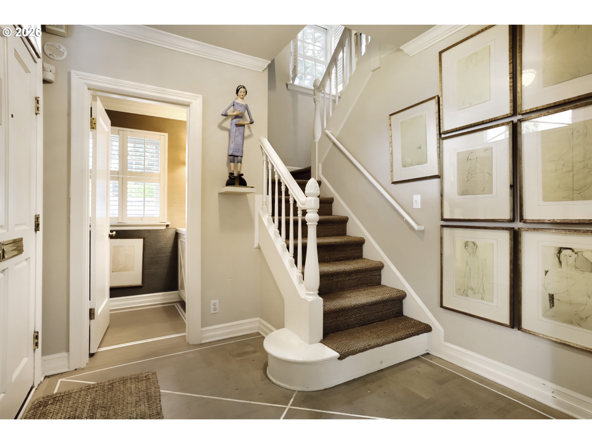 6394 Southwest Burlingame Avenue Portland, OR 97239 - Photo 4 of 30 Entrance/Foyer