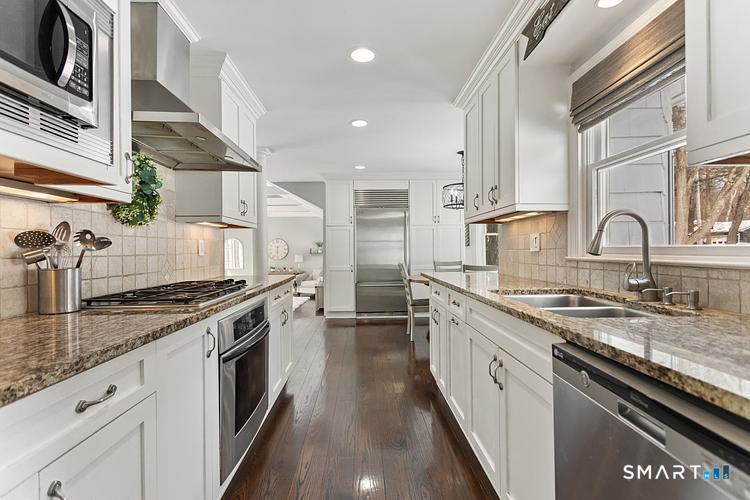 43 Blueberry Hill Road Weston, CT 06883 - Photo 4 of 29