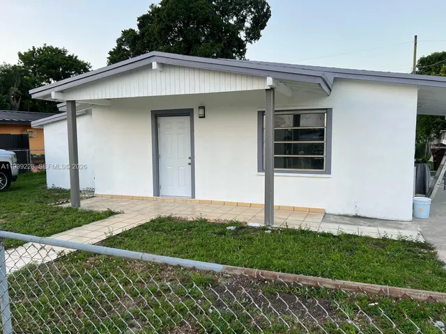 $515,000 | 650 Southeast 1st Place, Hialeah, FL 33010