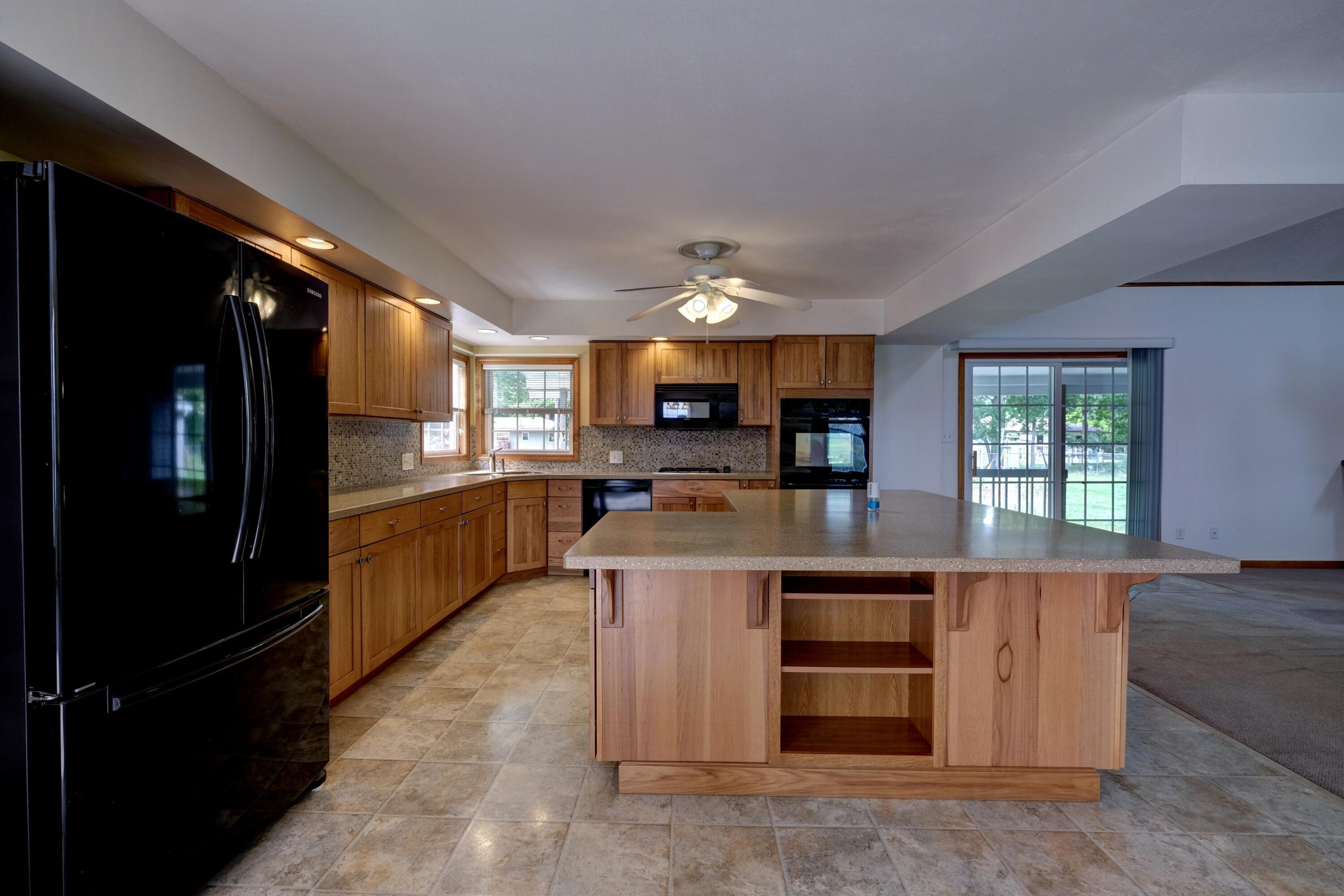1698 Lusch Road Marion, OH 43302 - Photo 18 of 69 33 Kitchen