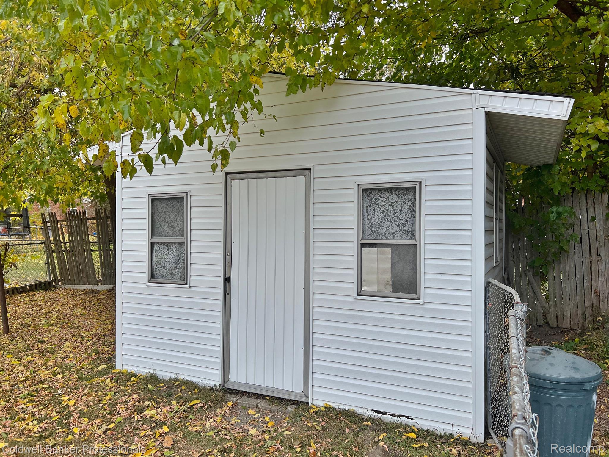 19333 Inkster Road Livonia, MI 48152 - Photo 6 of 19 Gallery Image 6
