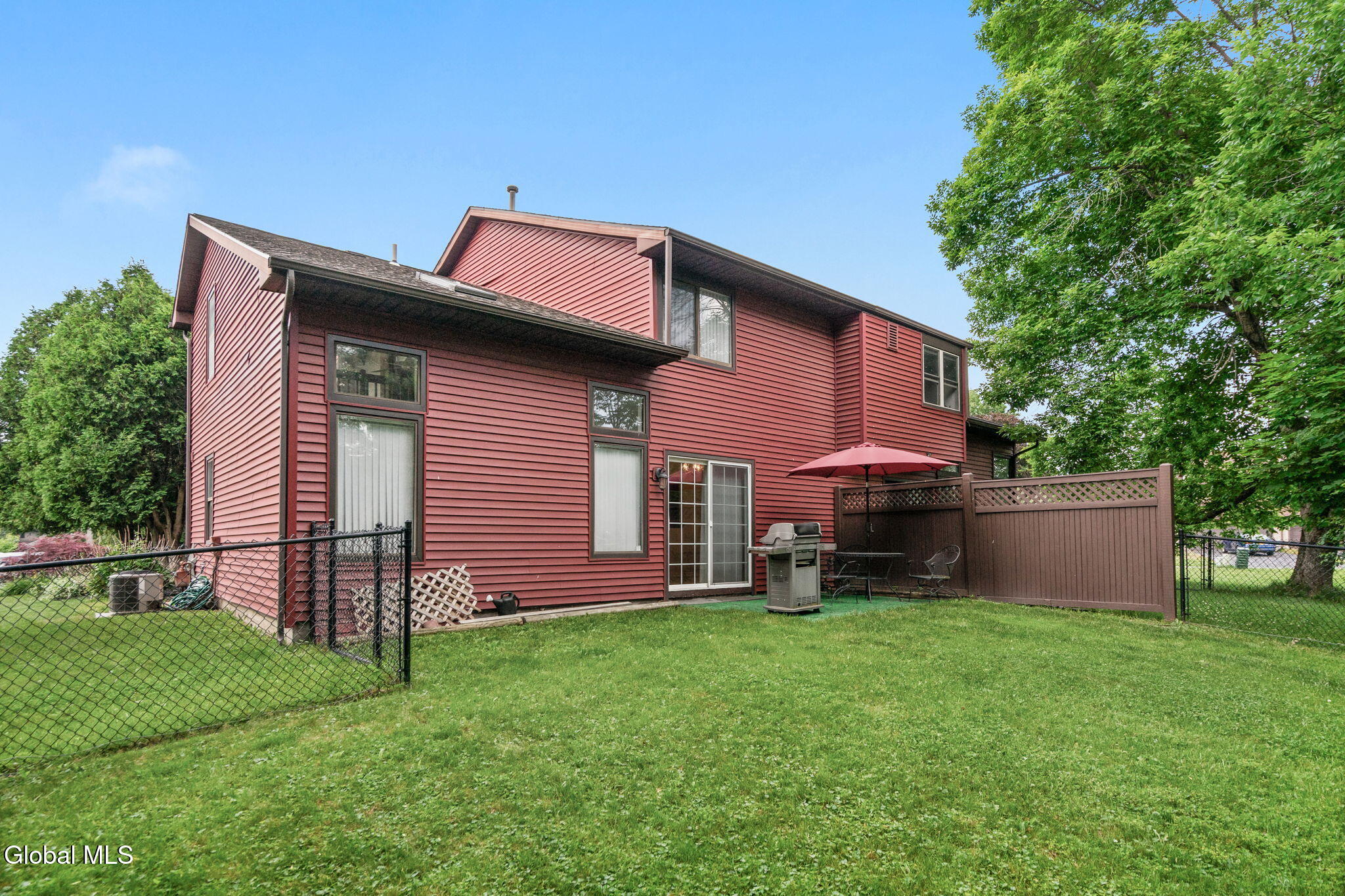 4 Oxford Road Bethlehem, NY 12159 - Photo 38 of 40 38-web-or-mls-4-oxford-rd