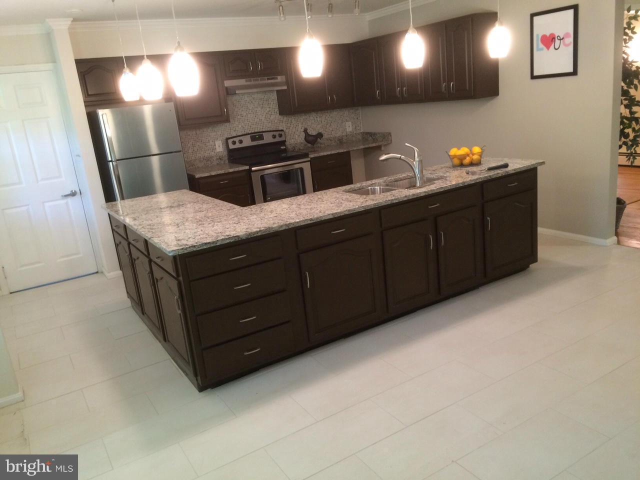 18408 Goshen Road Gaithersburg, MD 20879 - Photo 6 of 14 Kitchen