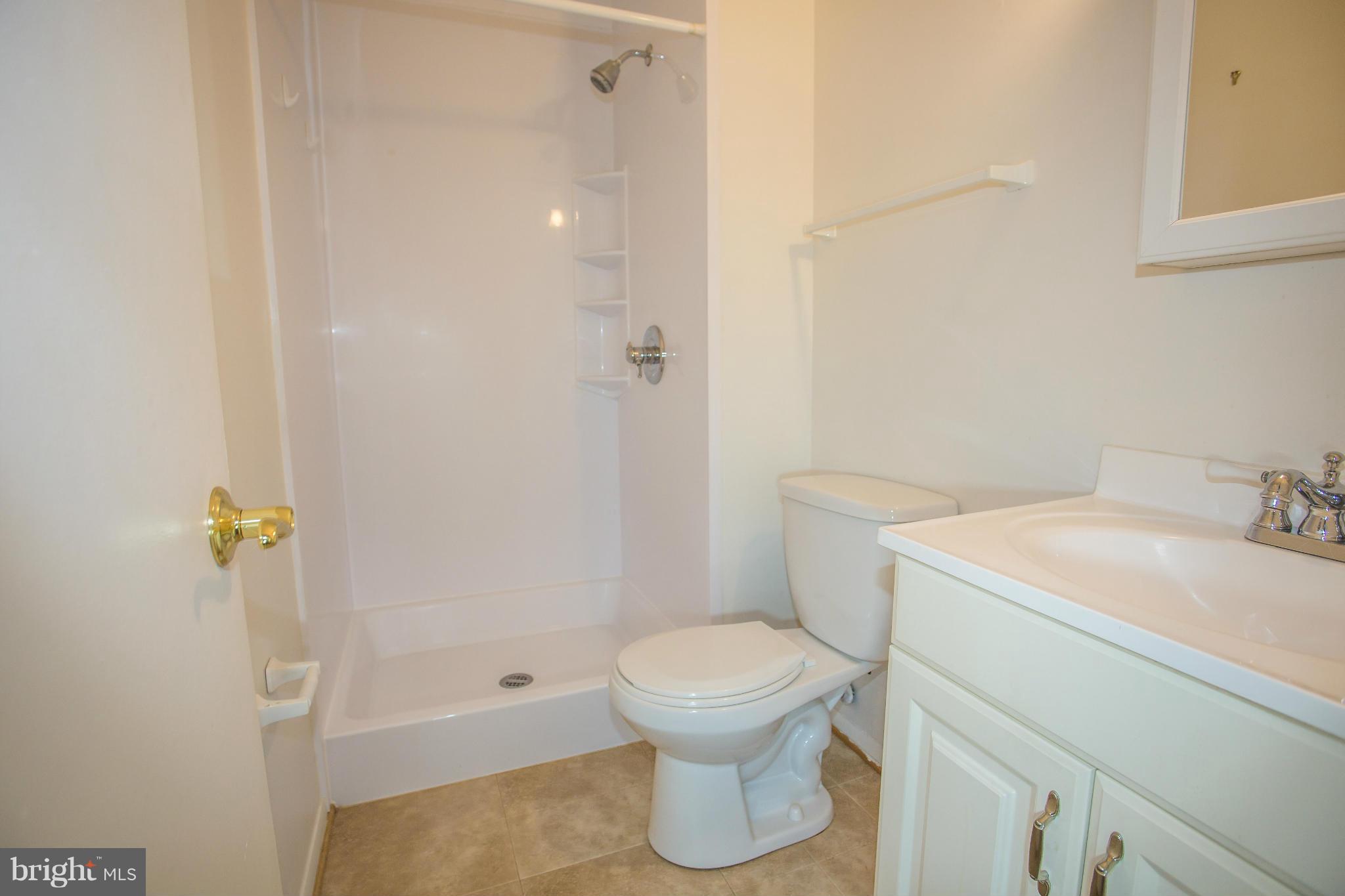 9401 Traverse Way Fort Washington, MD 20744 - Photo 11 of 25 Upper Level Master Bedroom Full Bathroom