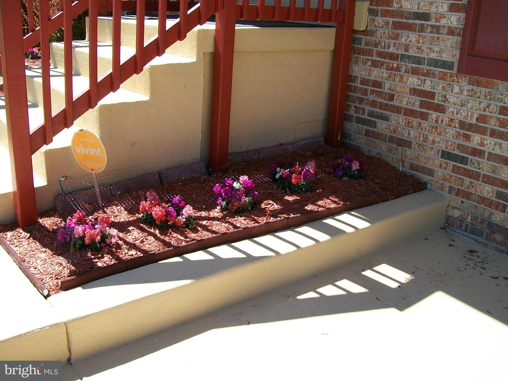 9401 Traverse Way Fort Washington, MD 20744 - Photo 3 of 25 Flower Bed 2