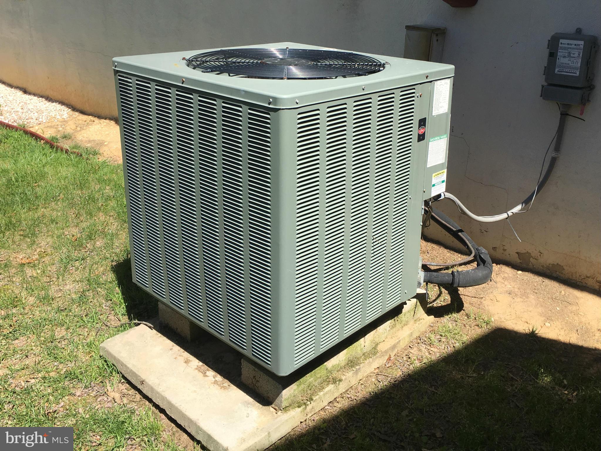 9401 Traverse Way Fort Washington, MD 20744 - Photo 22 of 25 Outside HVAC Unit