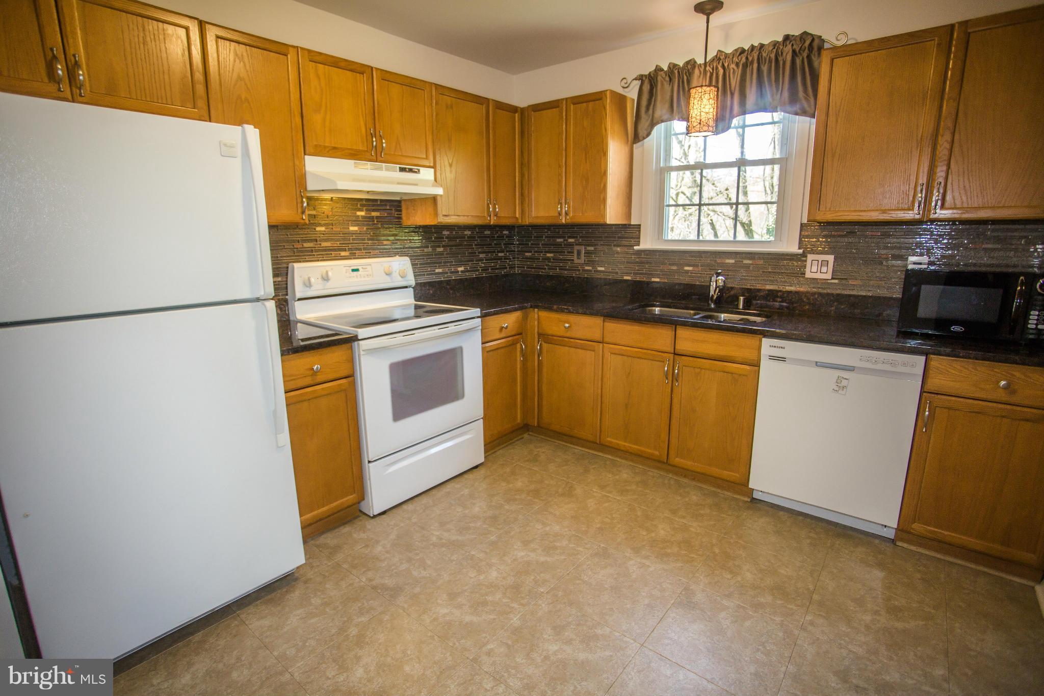 9401 Traverse Way Fort Washington, MD 20744 - Photo 4 of 25 Kitchen View #1