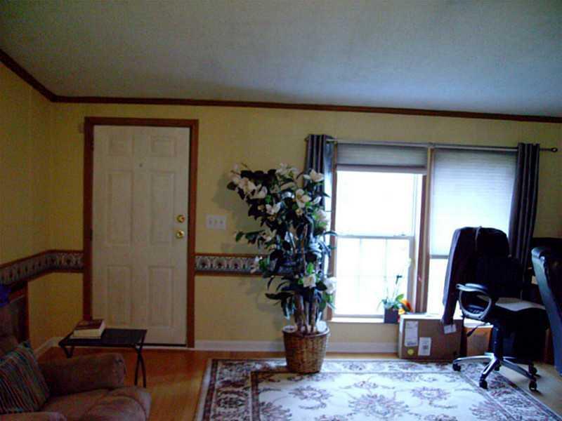 77 Plummer Road Richmond, ME 04357 - Photo 16 of 20 Living Room.
