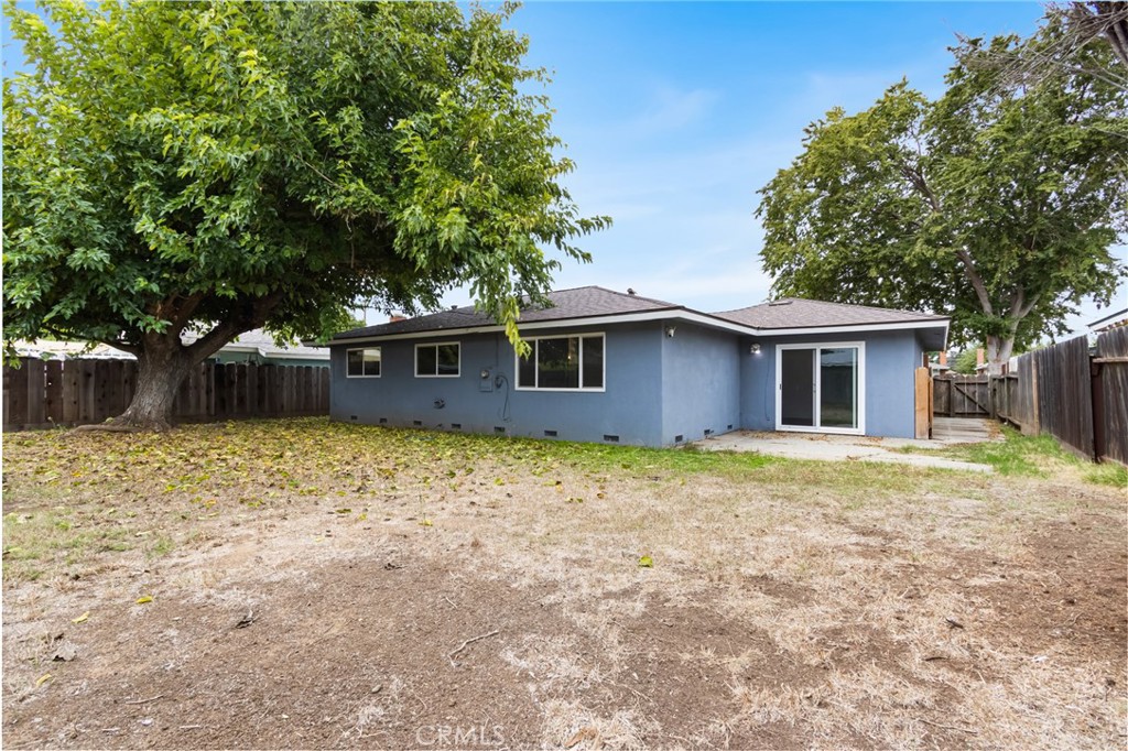 2618 Hoover Court Merced, CA 95340 - Photo 24 of 30 a backyard of a house