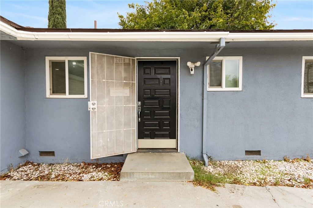 2618 Hoover Court Merced, CA 95340 - Photo 6 of 30 a front view of a house