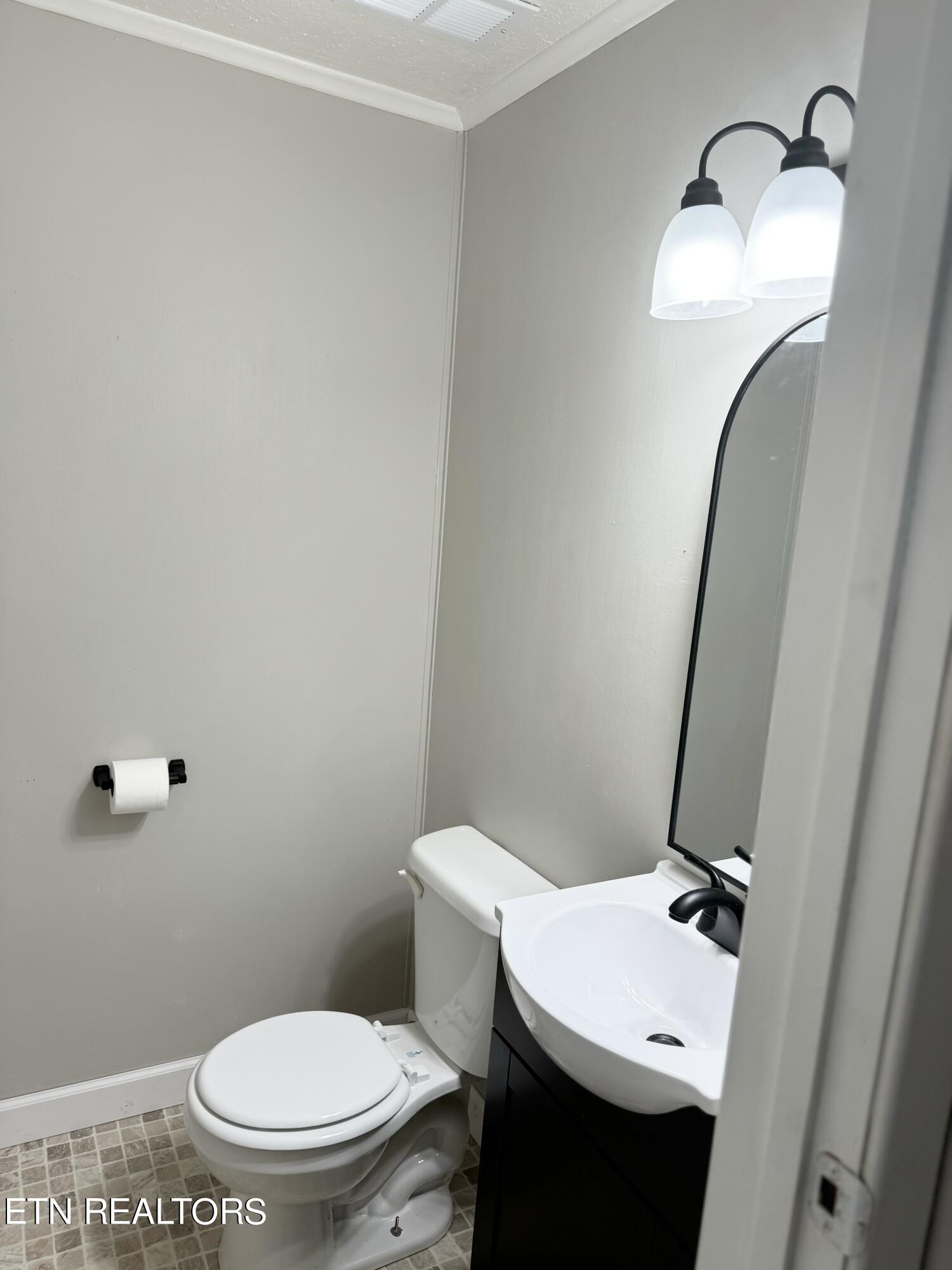 211 Gum Springs Road Middlesboro, KY 40965 - Photo 11 of 23 IMG_1536