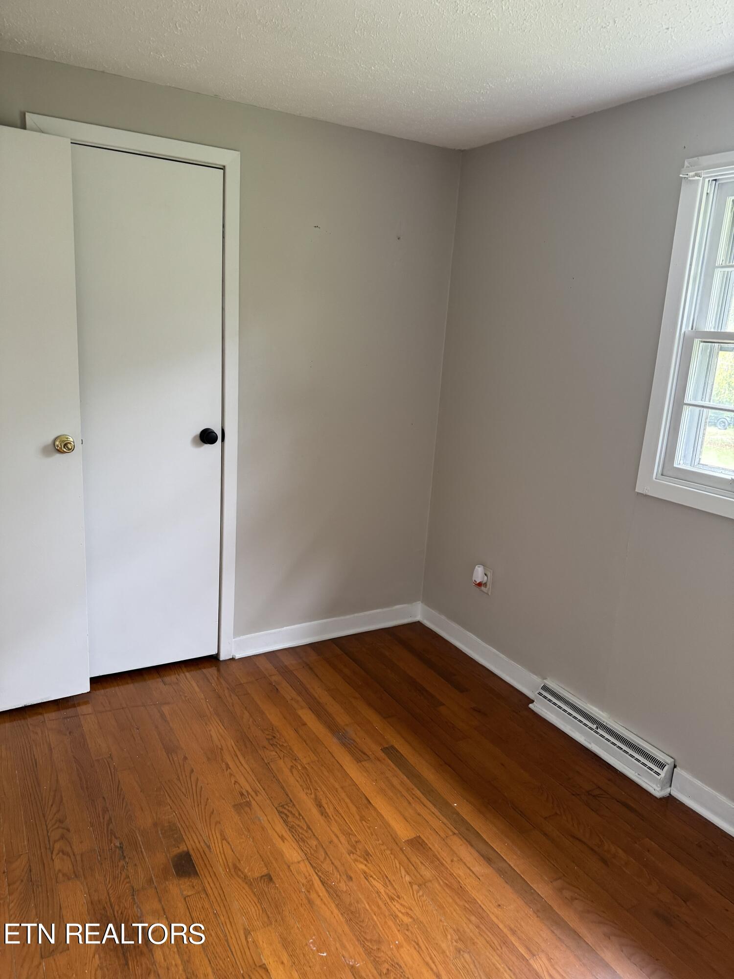 211 Gum Springs Road Middlesboro, KY 40965 - Photo 12 of 23 IMG_1530