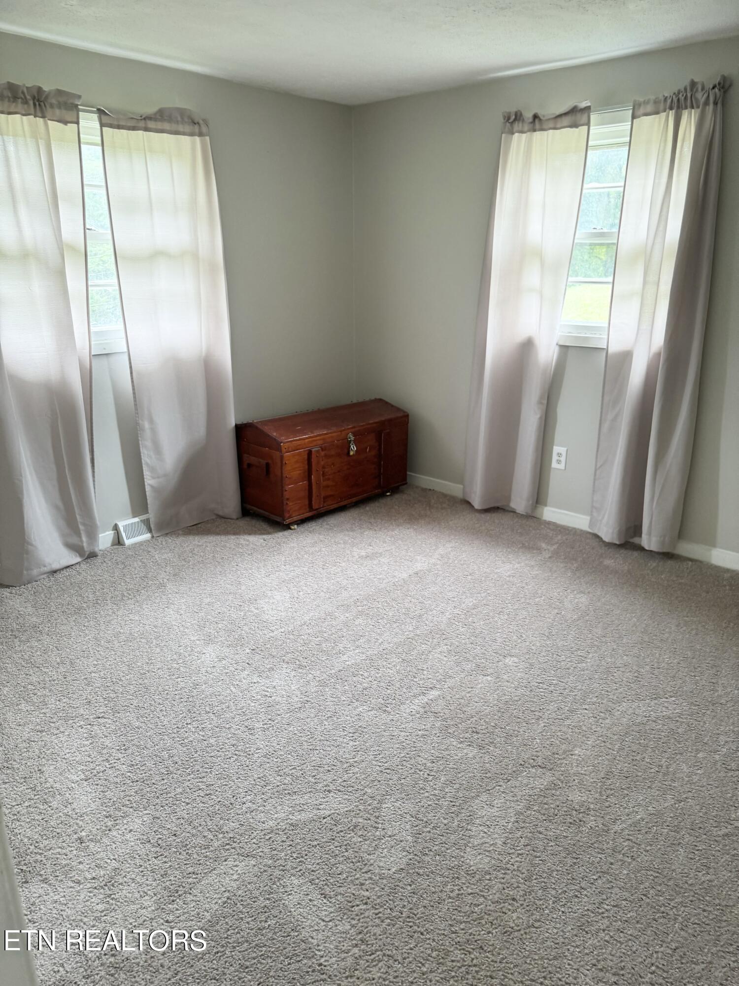 211 Gum Springs Road Middlesboro, KY 40965 - Photo 14 of 23 IMG_1531